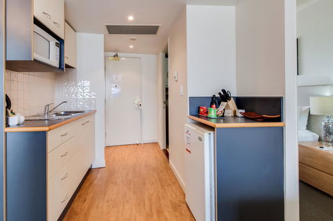 Central Cosmo Apartment Hotel - Accommodation Australia 26