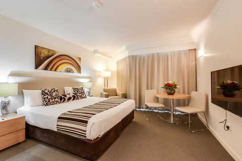 Central Cosmo Apartment Hotel - Accommodation Australia 19