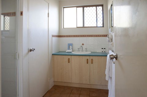 Kondari Hotel - Accommodation Australia 36