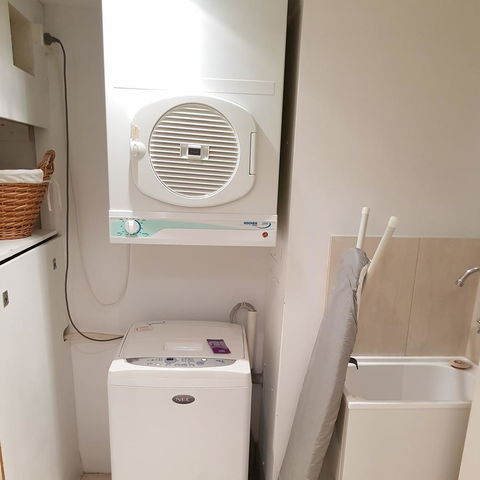 Gemini Court Holiday Apartments - Accommodation Australia 27