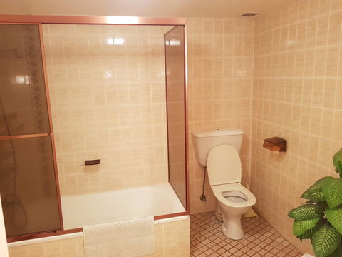 Gemini Court Holiday Apartments - Accommodation Australia 43