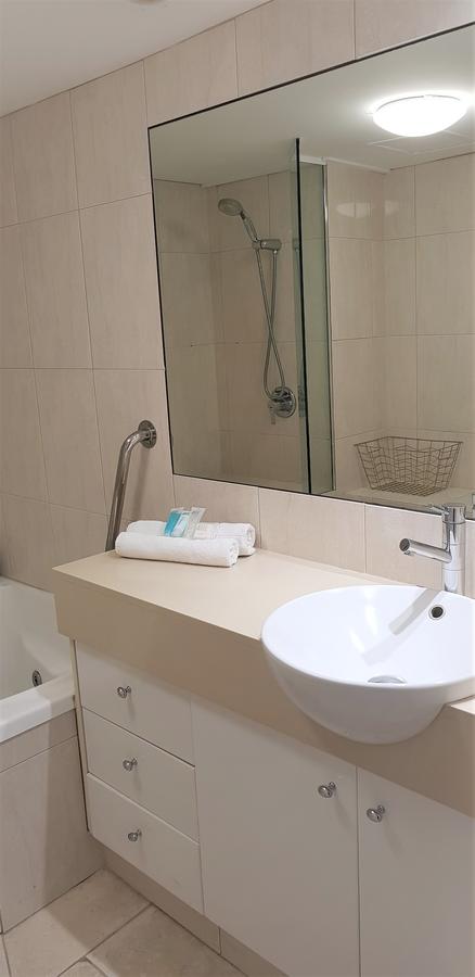 Gemini Court Holiday Apartments - Accommodation Australia 20