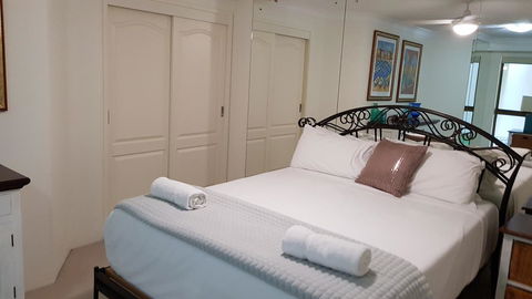 Gemini Court Holiday Apartments - Accommodation Australia 15