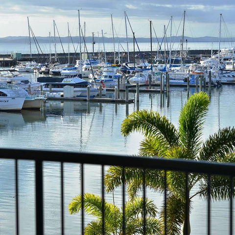 Mantra Hervey Bay - Australia Shopping 20