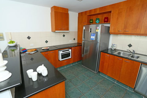 Neptune Resort - Australia Shopping 18