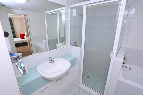 Neptune Resort - Australia Shopping 29