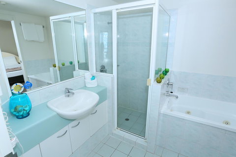 Neptune Resort - Australia Shopping 26