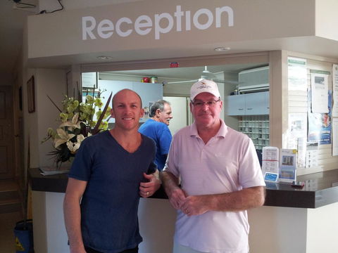 Burleigh Beach Tower - Australia Shopping 9