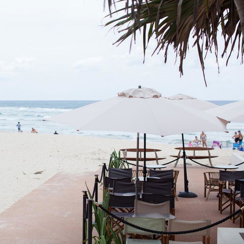 Burleigh Beach Tower - Australia Shopping 7