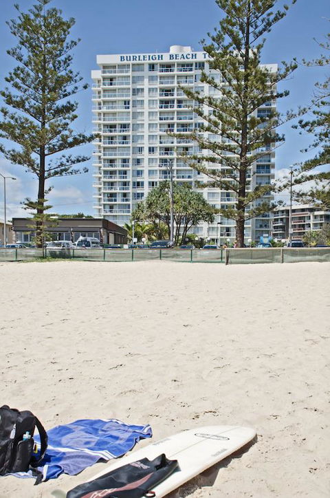 Burleigh Beach Tower - Australia Shopping 15