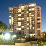 Burleigh Beach Tower - Australia Shopping 16