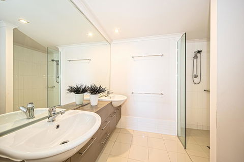 On The Bay Apartments - Accommodation Australia 18