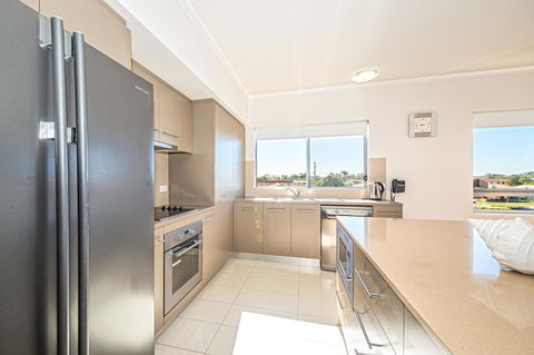 On The Bay Apartments - Accommodation Australia 3
