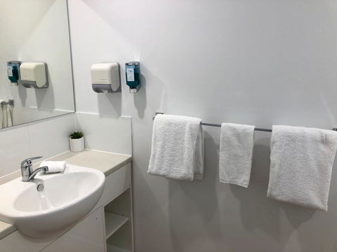 Anchor Motel Noosa - Accommodation Australia 24