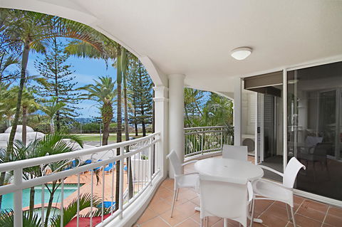 ULTIQA Burleigh Mediterranean Resort - Accommodation Australia 34