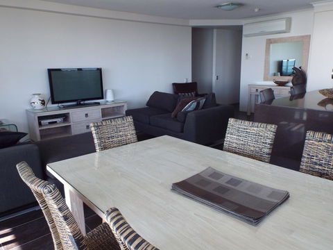 Northwind Beachfront Apartments - Australia Shopping 13