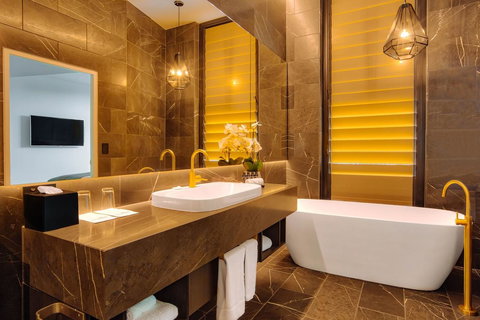 Eatons Hill Hotel - Bed n Breakfasts 14