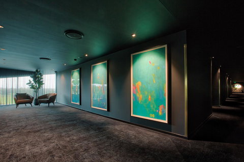 Eatons Hill Hotel - Bed n Breakfasts 9