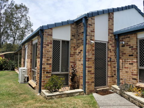 Waterfront Theme Park Getaway - Accommodation Australia 13
