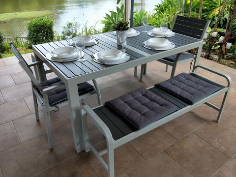 Waterfront Theme Park Getaway - Accommodation Australia 16