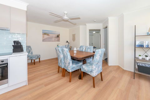 Waterfront Theme Park Getaway - Accommodation Australia 5