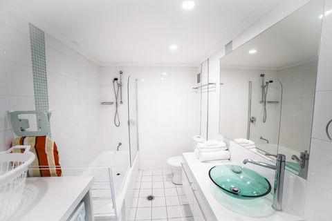 Capricorn One Beachside Holiday Apartments - Official - Australia Shopping 5