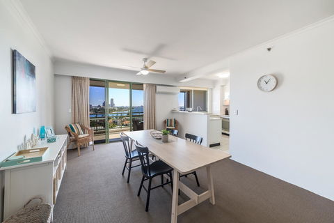 The Meriton Apartments On Main Beach - Accommodation Australia 14