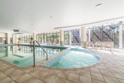 The Meriton Apartments On Main Beach - Accommodation Australia 33