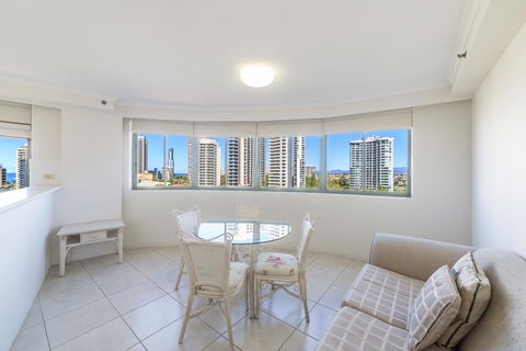 The Meriton Apartments On Main Beach - Accommodation Australia 4