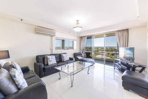 The Meriton Apartments On Main Beach - Accommodation Australia 13