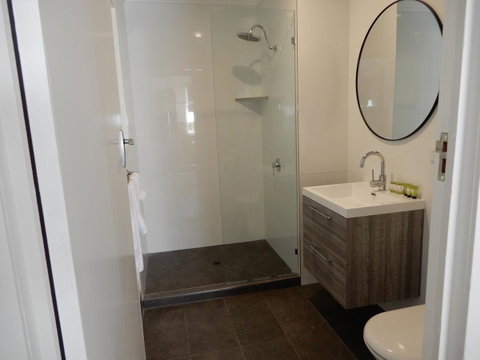 Malanda Manor Guesthouse - Local Tourism 5