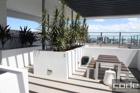 Code Apartments - Bed n Breakfasts 27