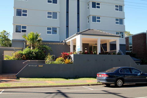 84 The Spit Holiday Apartments - Australia Shopping 26