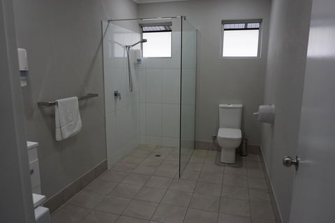 YAL Cairns - A Motel That Makes A Difference - Accommodation Australia 2