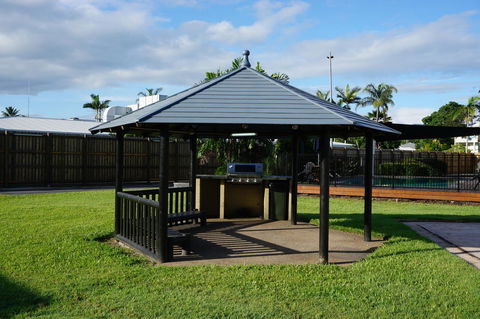 YAL Cairns - A Motel That Makes A Difference - Accommodation Australia 7