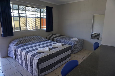 YAL Cairns - A Motel That Makes A Difference - Accommodation Australia 30
