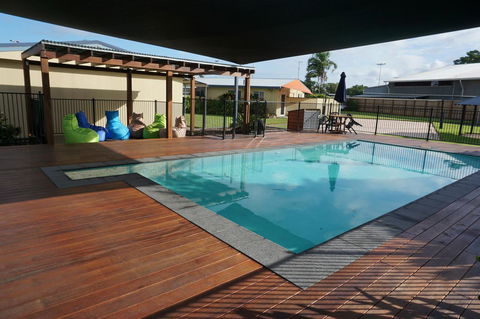 YAL Cairns - A Motel That Makes A Difference - Accommodation Australia 0
