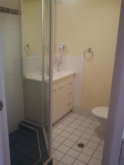 Tranquil Shores - Australia Shopping 29