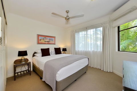 Tropical Reef Apartments - Accommodation Australia 12