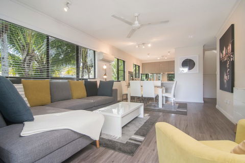 Tropical Reef Apartments - Accommodation Australia 0