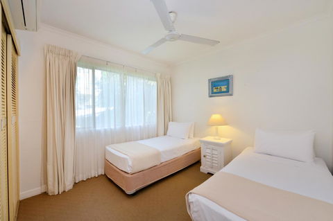 Tropical Reef Apartments - Accommodation Australia 13