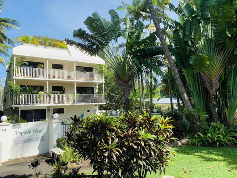 Tropical Reef Apartments - Accommodation Australia 14