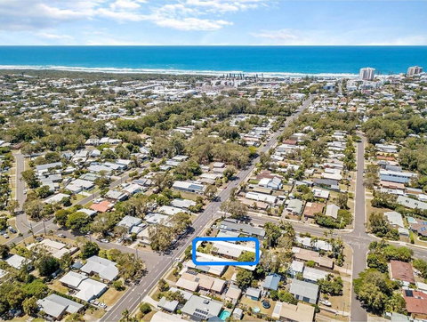 Beautiful Home- Walk To Beach-Short Drive To Noosa - Australia Shopping 2