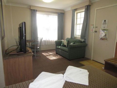 Riviera On Ruthven - Accommodation Australia 17