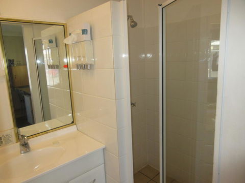Riviera On Ruthven - Accommodation Australia 7