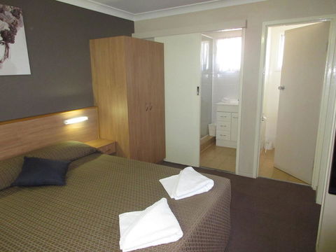 Riviera On Ruthven - Accommodation Australia 18