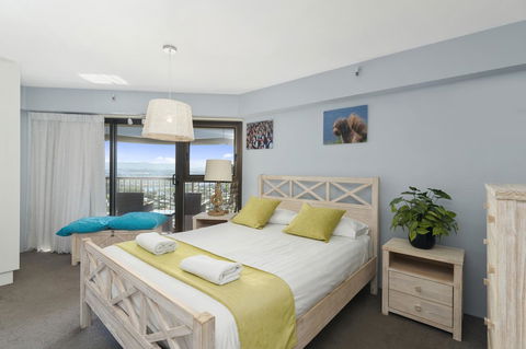 Burleigh Esplanade Apartments - Accommodation Australia 17