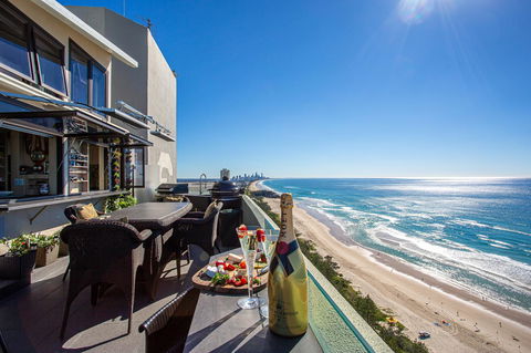 Burleigh Esplanade Apartments - Accommodation Australia 10