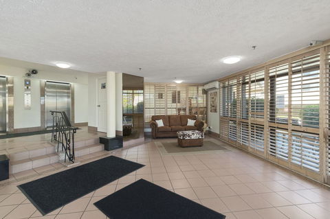 Burleigh Esplanade Apartments - Accommodation Australia 31