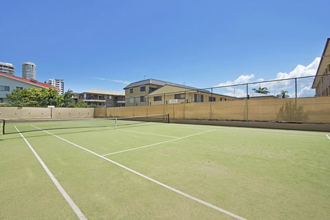 Burleigh Esplanade Apartments - Accommodation Australia 15